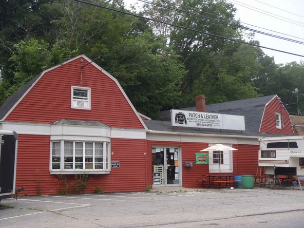 Office/Retail Building : 756 N Main St, Norwich, CT 06360